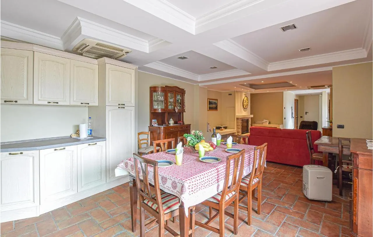 Amazing Home In Pilzone-Iseo With Lake View איטליה