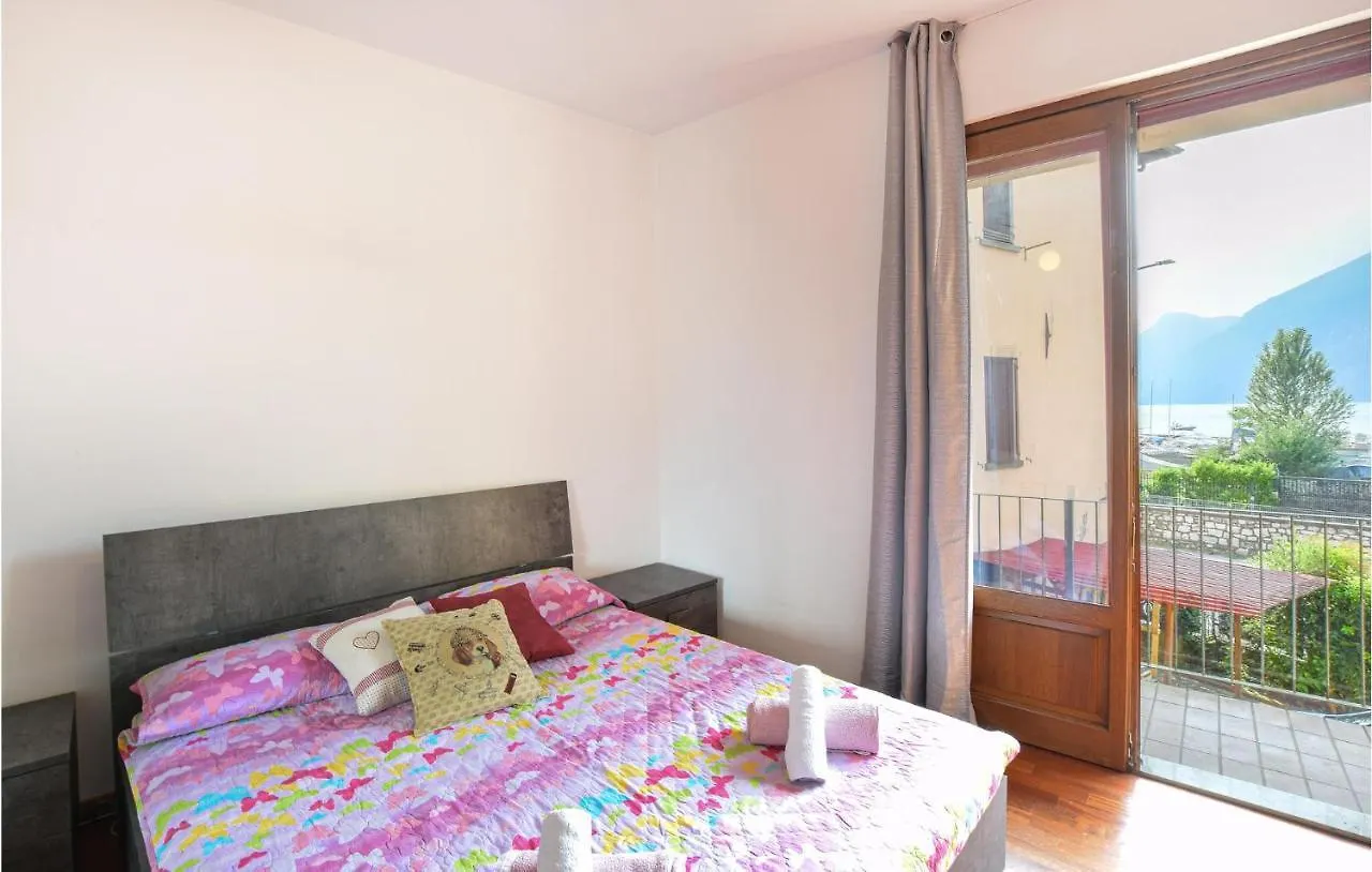 בית נופש Amazing Home In Pilzone-Iseo With Lake View איטליה